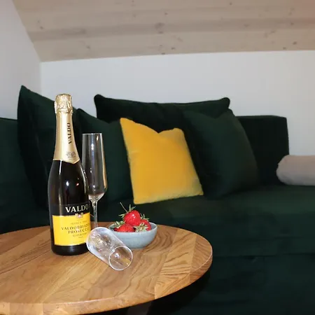 شقة Cozy Cube 1, Nah An Der Messe Muenchen Den Bergen Und Seen جلُن