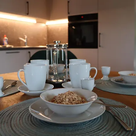 Cozy Cube 1 Luxury Apartments, Nah An Der Messe, 30 Minuten Zu Den Bergen Und Seen, 20 Minuten Nach Muenchen Daire
