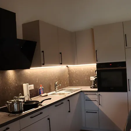 Cozy Cube 1 Luxury Apartments, Nah An Der Messe, 30 Minuten Zu Den Bergen Und Seen, 20 Minuten Nach Muenchen Lejlighed